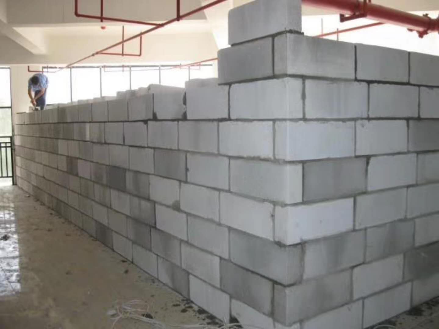 萨尔图蒸压加气混凝土砌块承重墙静力和抗震性能的研究